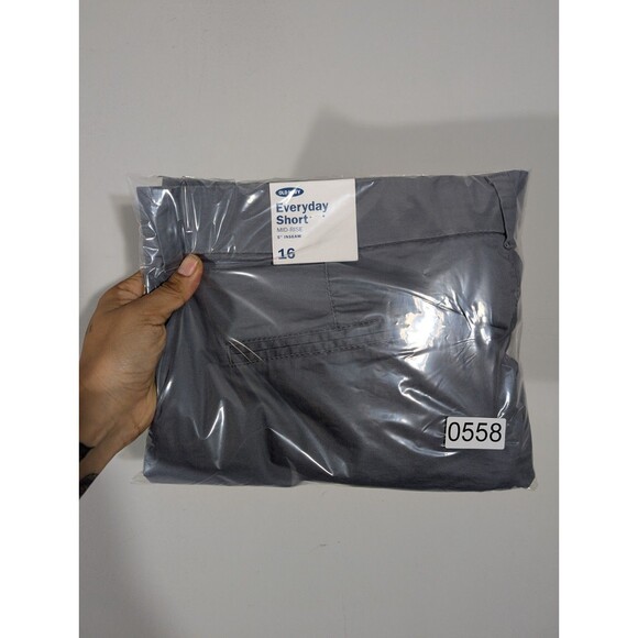 Old Navy Womens Grey Everyday Mid Rise Chino Shorts Sz 16 Casual Preppy Mature - Picture 8 of 8